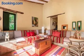 Peaceful 4BR Villa with Nature View - Image 1