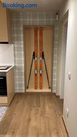 HERITAGE APARTMENTS CERDANYA al carrer Major i parking - Image 2