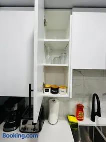 Amy's 2-Bedroom Residence - Image 2