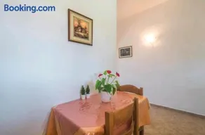 Aleka apartment 5 - Image 1