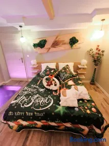 Paradise and Love Room - Image 2