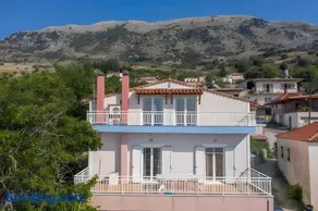 Hillside Hideaway - Image 1