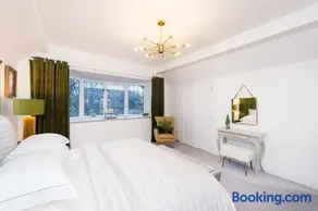 The Tower by Harrogate Serviced Apartments - Image 4