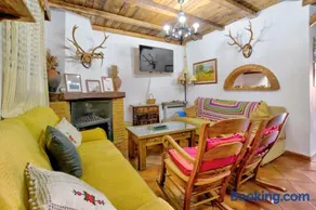 Charming House with Mountain Views in Puebla de Don Rodrigo - Image 4