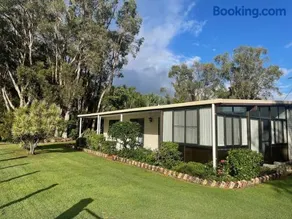 Dog-Friendly Beach House on a Quiet Family Street - Image 1