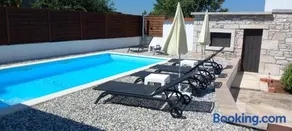 Holiday Home Latin - Image 2