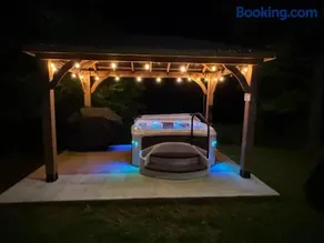 Little Charming Cabin - Image 3