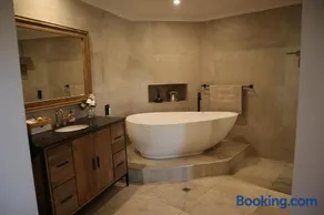 Melbourne Farm Stay - Image 1