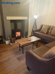 Emelia Cottage Ingleton - Image 2