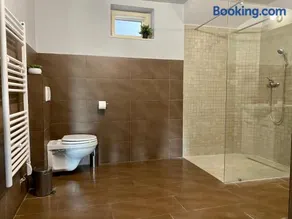 Balkon Apartmanház Panzió - Image 2