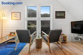 Exclusive fjord getaway with sauna - Image 4