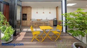 Loft lumineux haut de gamme avec patio privé - Image 3