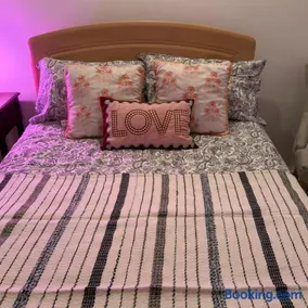 A beautiful stylish home in city centre - Image 3
