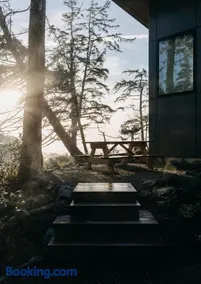 Storm Cove Suites - Image 4