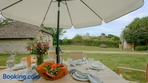 Castle View House - Image 2