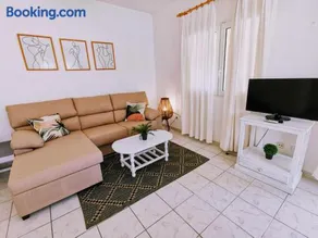 0302 - Villa Pera - Image 3
