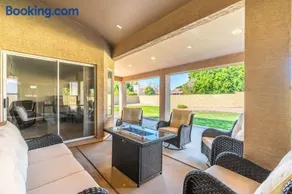 Spacious 4BR Home Patio Huge Yard Sleeps 18 Grill - Image 2