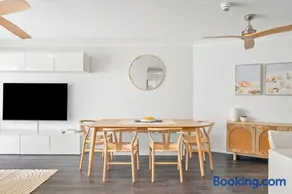 Casa Palma - Absolute Beachfront Apt w Pool - Image 2