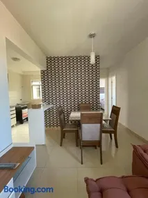 Apartamento de 2 quartos em condomínio com portaria 24h e localização excelente - Image 4