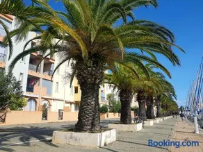 T2 sur le port avec parking - Image 1