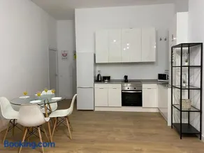 Aluche Aparment C - Image 2