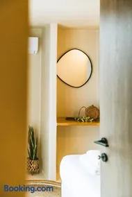 Viento Luxury Apartments - Steps from the Beach - Image 5