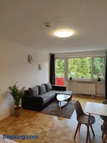 4-bed Apartment Buxtehude - Image 1
