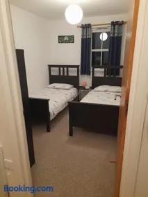Glastonbury town center-entire apartment - Image 4