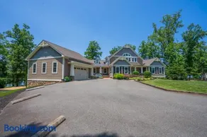 Sunset Shores at Lake Anna Luxury Vacation Rental by B Michaels Escapes - Image 3