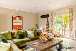 Spacious Country Cottage Sleeps 7, Air Con, Fire Pit & Dog Friendly close to Bath - Image 4