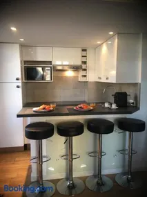 Charme Méditerranéen Votre pied à terre au Cœur du Port de Nice - Image 4
