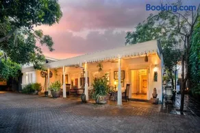 55TG Boutique Suites - Image 4