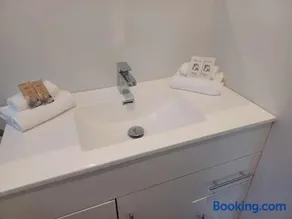 Aqua Accommodation - Image 3