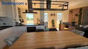 Modernes-Penthouse XXL-Dachterrasse mit Whirlpool Grill Klimaanlage zentrumsnah - Image 5