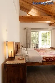 Dale Villa - Image 2
