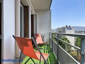 Balcony with BBQ - AC - La Timone 5 minutes away - Image 3