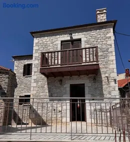 Tami House - Image 1