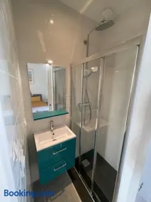 Appartement rénové dans villa d'exception face à la mer - Image 4