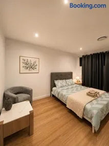 Spacious 5 Bedroom Home in Bankstown - Image 2