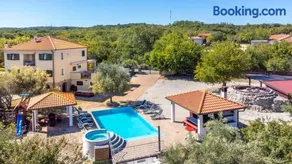 Villa mit Garten, Grill und Terrasse - Image 1