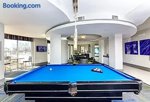 Spacious Uptown luxury Escape - Image 4