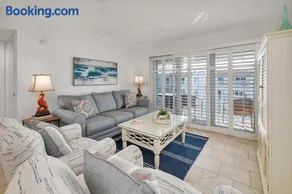 Beach Club 416 - Image 2