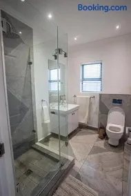 Stay at The Point - Palatial Private Penthouse - Image 5