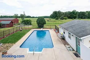 Wine Country Oasis Charming Farmhouse 10 Acres - Image 3