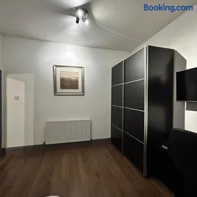 Haven Home 3 bedrooms near Sunderland City Centre Downstairs Shower with Toilet and Upstairs Bath with Toilet TV in each room - Image 2