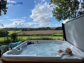 The Georgian Coach House:New Forest with hot tub - Image 2