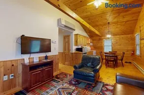 Green Ash Cabin 101 - Image 3