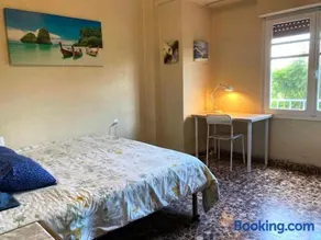 Mediterráneo Rooms Shared Flat 7min Beach Las Arenas rent more 10 days - Image 5