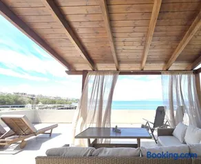 Calme luxury residence - Image 4