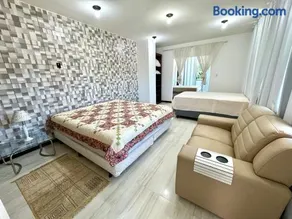Casa confortavel e espaçosa prox Centro Mini academia e 1 king size Wifi Rapido - Image 3